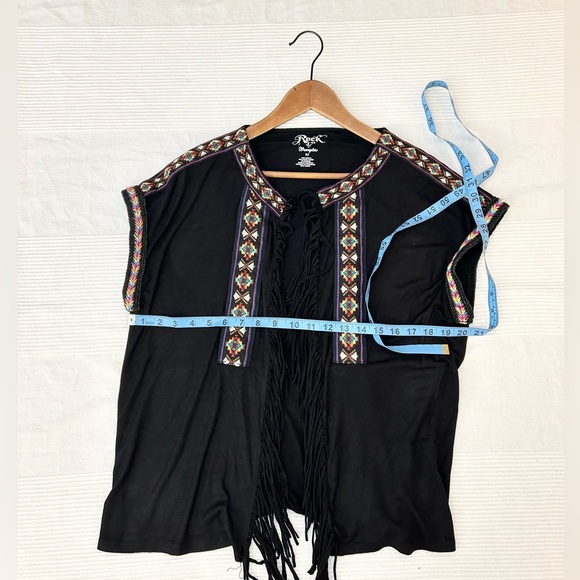 Rock 47 by Wrangle  Black Fringe Embroidered Short Sleeve Open Front Kimono - Picture 2 of 10